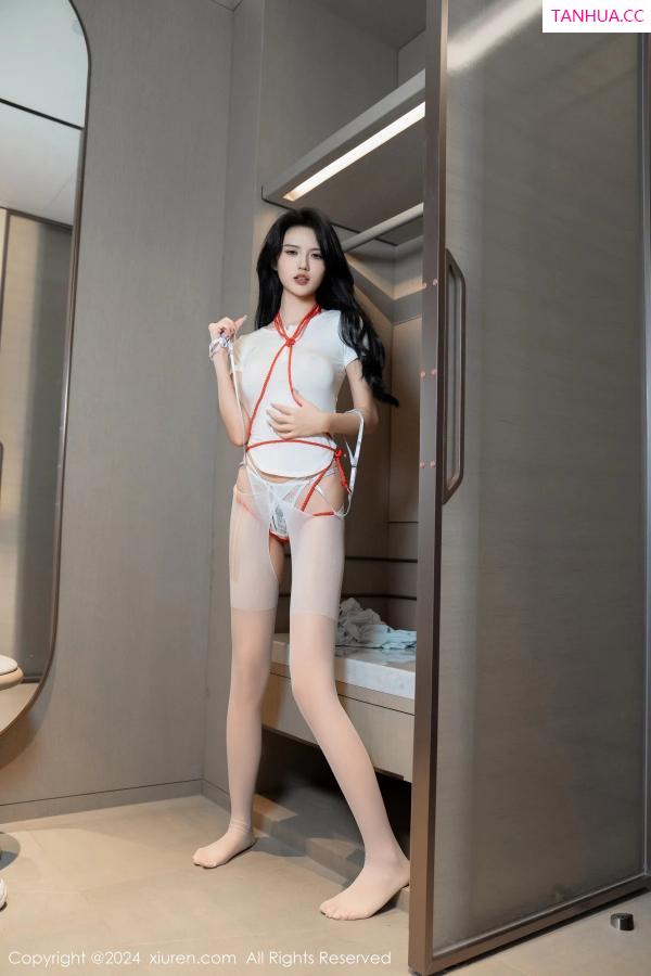 李浅浅  [XiuRen]高清写真图 2024.02.19 No.8105 浅浅Danny 捆绑美腿第33张图片